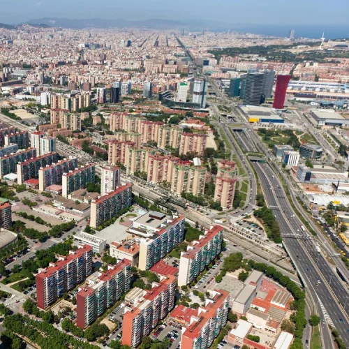 Servicio de grúas 24 horas en Hospitalet de Llobregat asistencia rápida